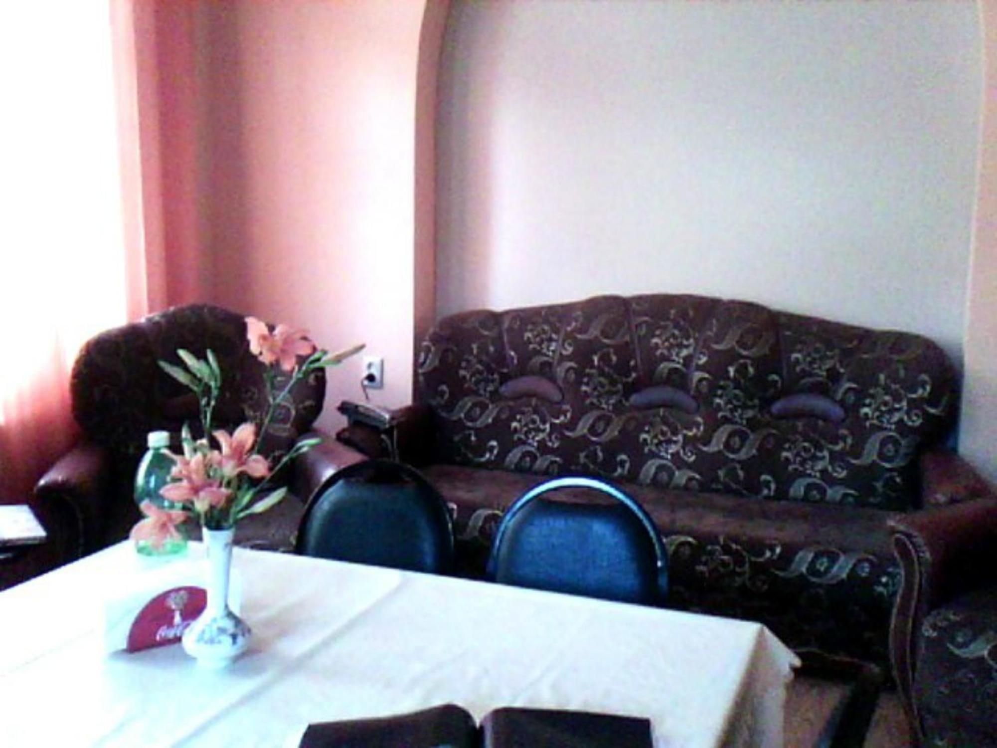 White Guest House Batumi Exterior photo