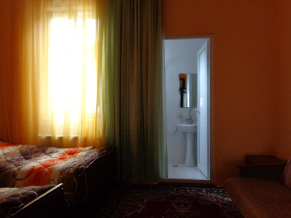 White Guest House Batumi Exterior photo